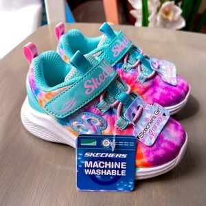 Sketchers NWT toddler GIRLS size 6 tennis shoes - sparkle tie dye